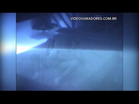 ❤️ Senarrak emazteari filmatzen dio bizilaguna eta makurtu bat dela jakiten du Porno ederra gugan ❌️❤