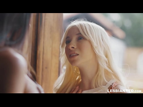 ❤️ Neska hilabete batzuk geroago etxera dator eta amaordearen puxa jaten amaitzen du Porno ederra gugan ❌️❤